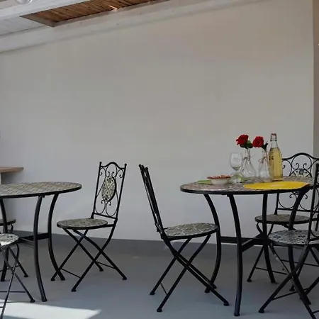 Lithos House Pt 1p E 2p شقة *